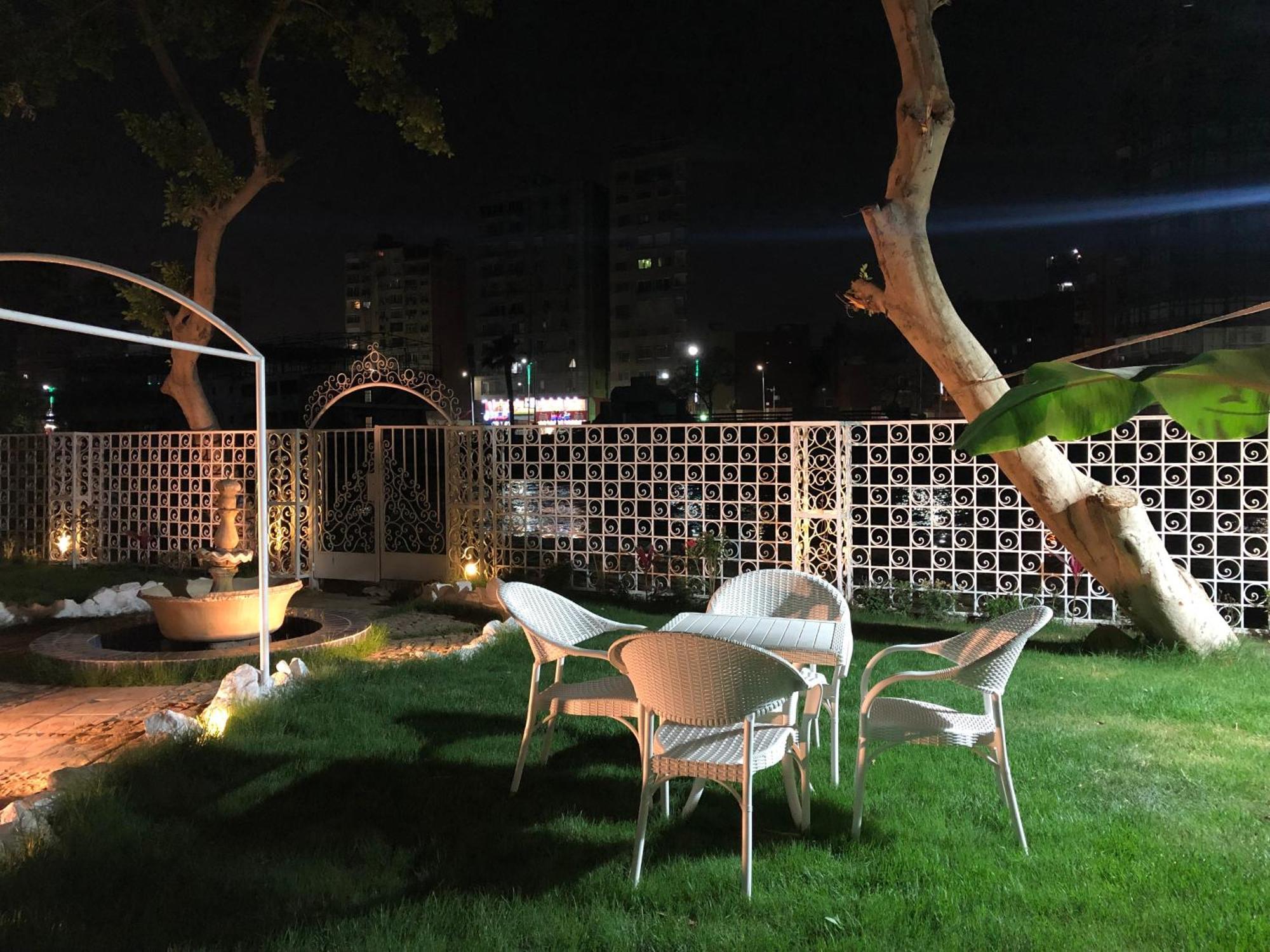 La Perle Du Nil , Boutique